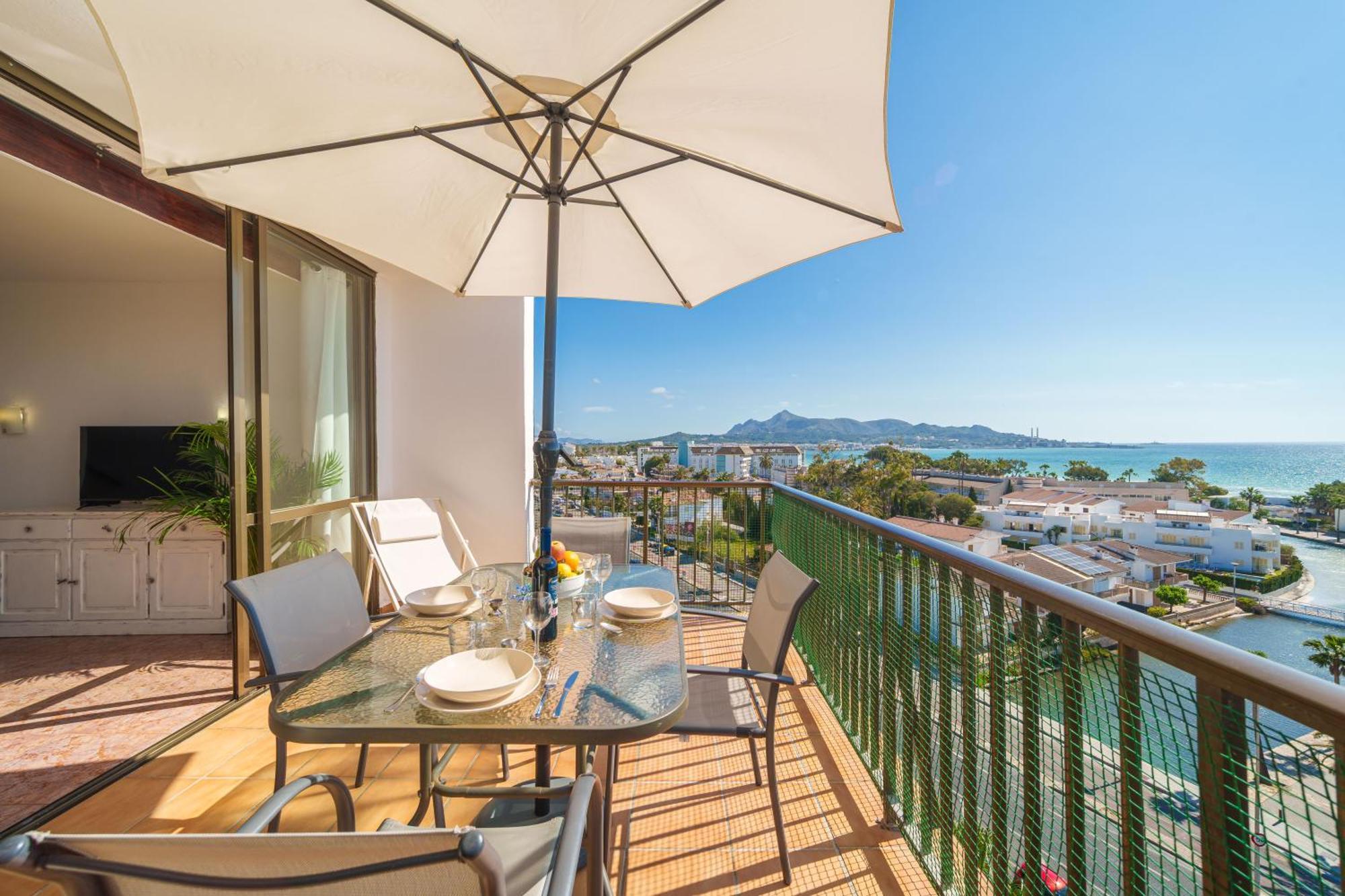 Apartment The Shell Ii, Beach Views And Pool Alcúdia Eksteriør bilde