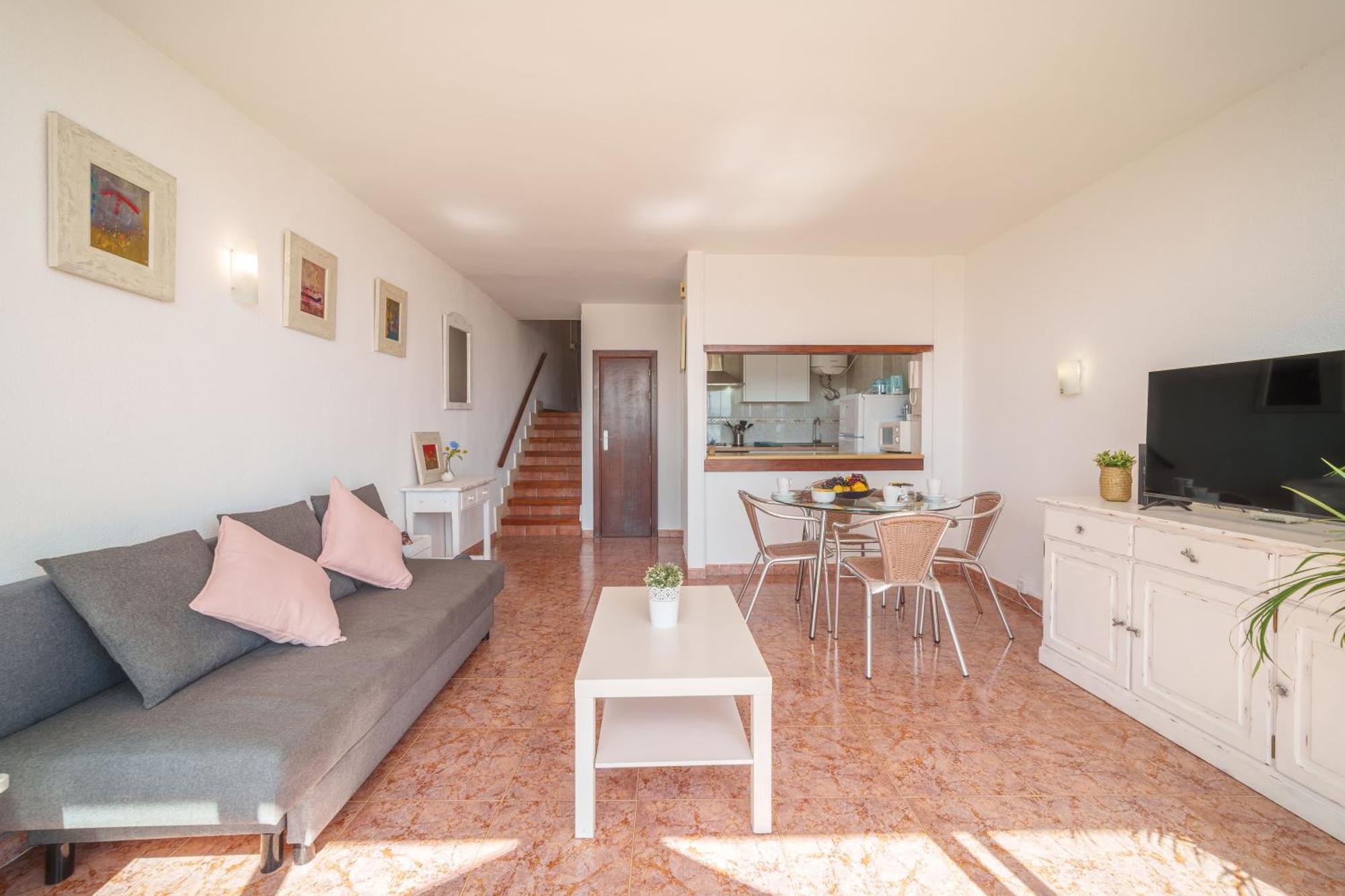 Apartment The Shell Ii, Beach Views And Pool Alcúdia Eksteriør bilde